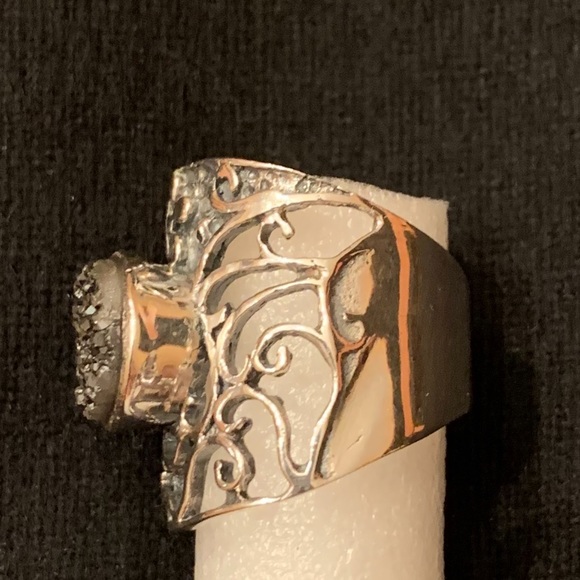 STERLING SILVER AND NAVY BLUE DRUZY STONE RING - Picture 3 of 6